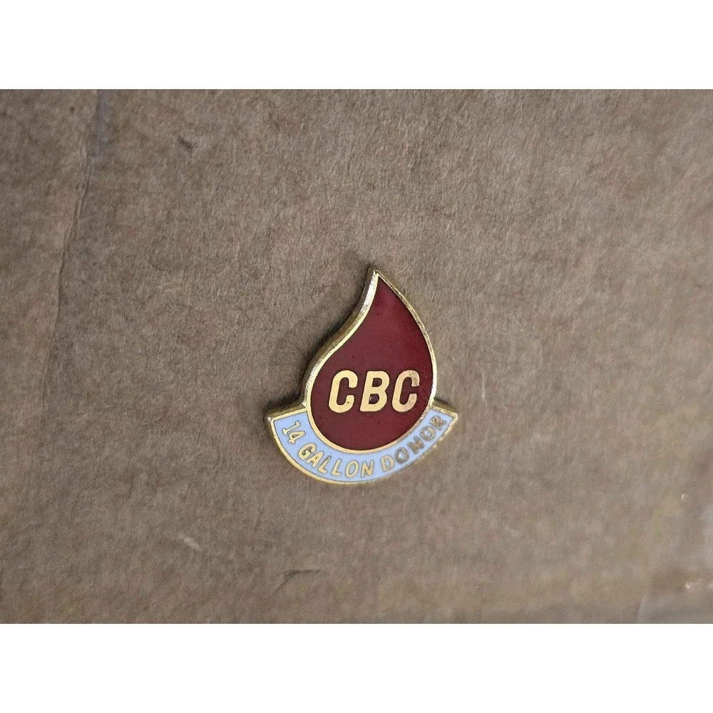 Vintage CBC Community Blood Center 14 Gallon Donor Lapel Vest Hat Pin H29